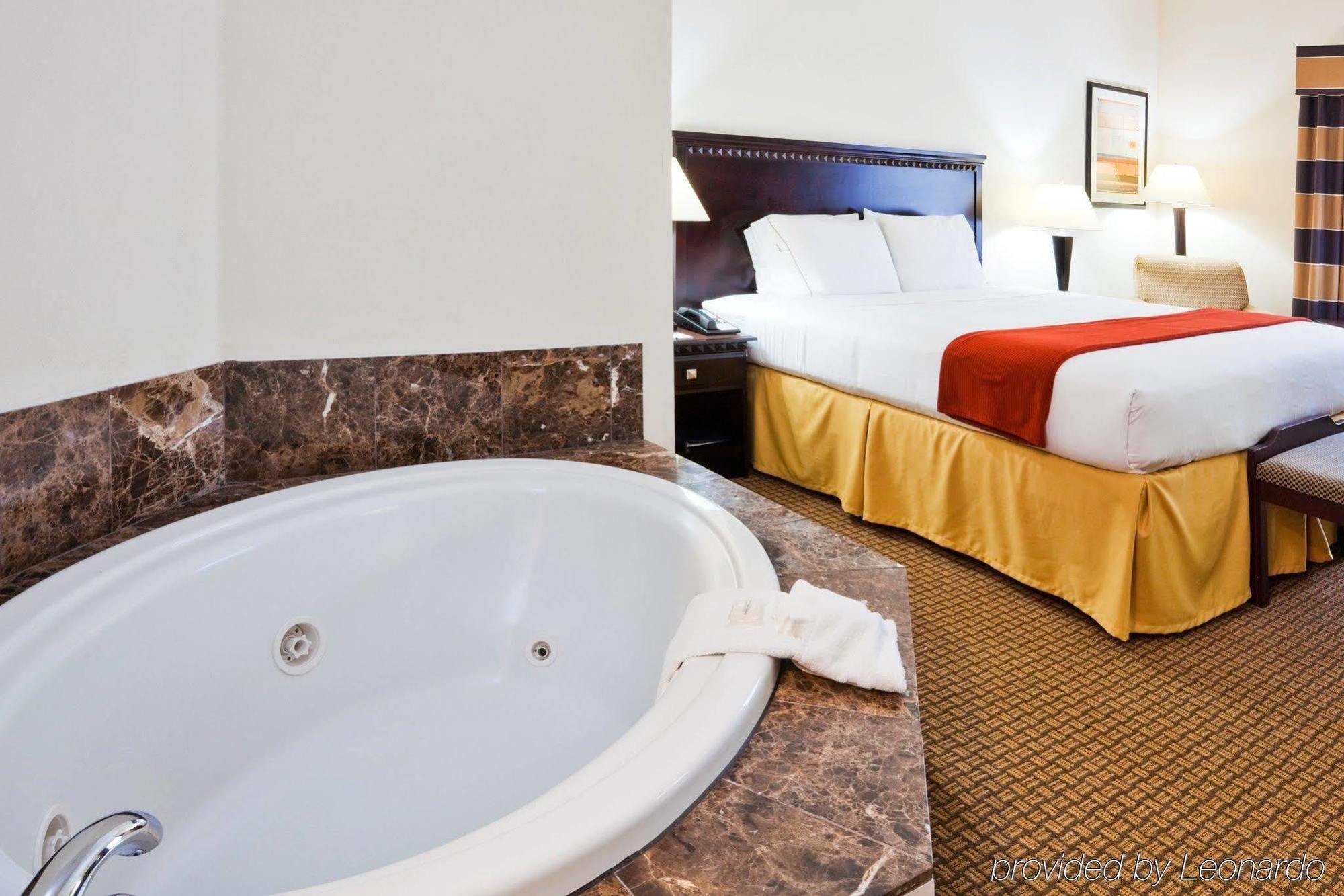 Holiday Inn Express Hotel & Suites Bartow By Ihg Esterno foto